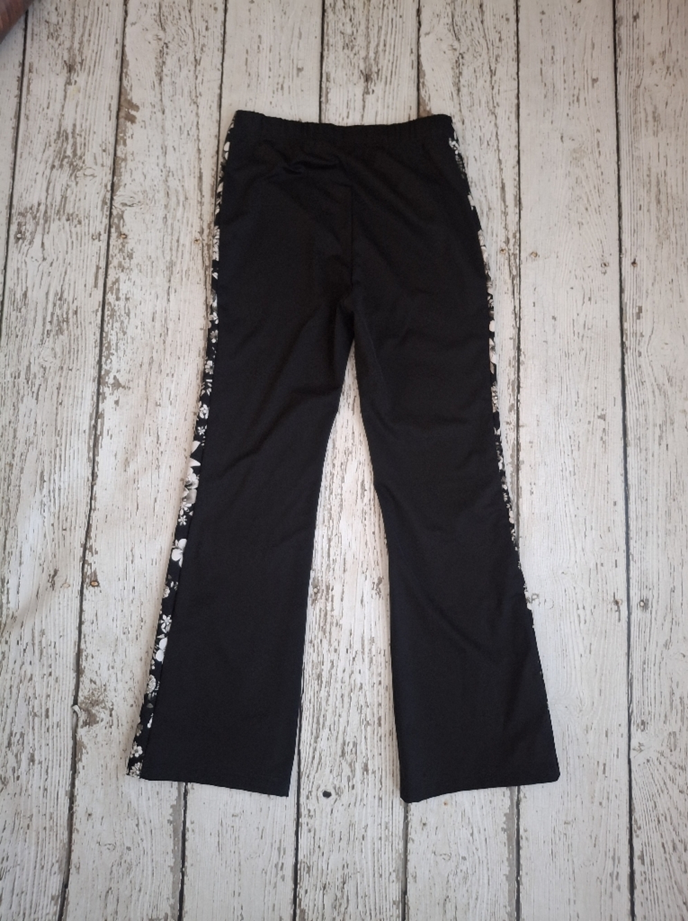 Johnny Was Black Active Pant  with Floral  Print - Picture 3 of 4